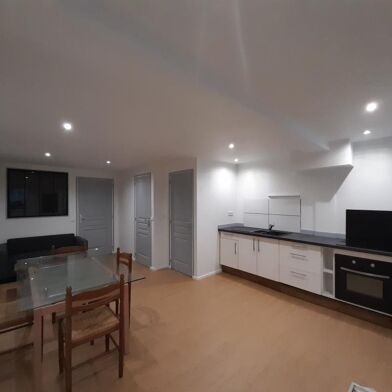 Appartement 2 pièces 610 €