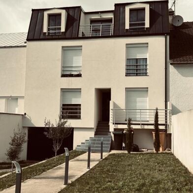 Appartement 1 pièces 910 €