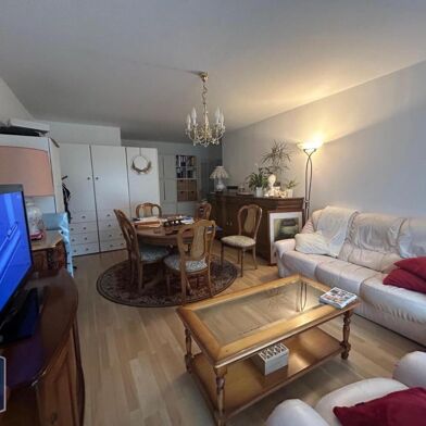 Appartement 3 pièces 755 €