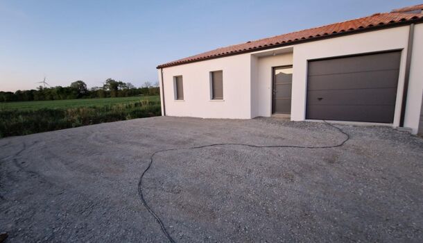 Villa / Maison 4 pièces  à louer Ferrières 17170