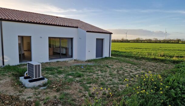 Villa / Maison 4 pièces  à louer Ferrières 17170