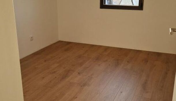 Villa / Maison 4 pièces  à louer Ferrières 17170