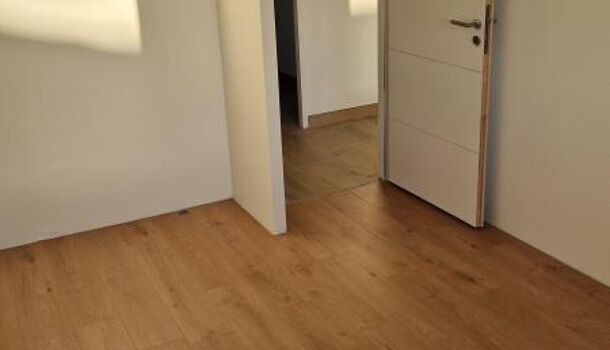 Villa / Maison 4 pièces  à louer Ferrières 17170