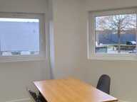 SENE , Le Poulfanc , Bureau neuf À Louer — photo 3