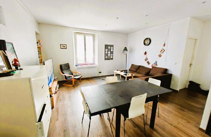 Appartement T3, 2 chambres Rue Coppée  DPE D  60 m²  CAVE GALETAS investisseur primo accédant — photo 2