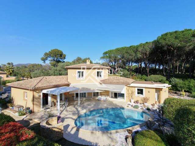 Saint Raphael à deux pas des commerces dans un domaine de prestige — photo du bien