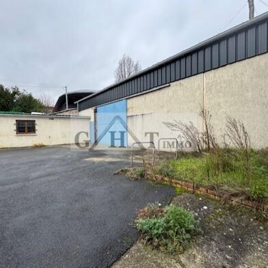 Local industriel  4062 €