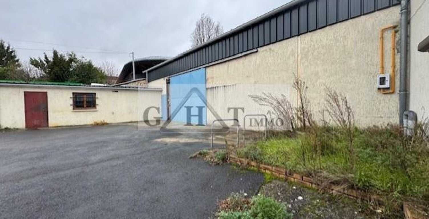 Cellule de Stockage 325 m² – Neuilly-Plaisance (A4) — photo 1