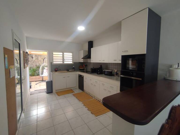 VILLA MEUBLEE de 110 m² - Ligne des Bambous - SAINT-PIERRE — photo 1
