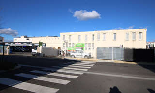Local industriel  1290 m² à vendre à Avignon (84000)