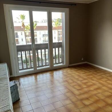 Appartement 3 pièces 650 €