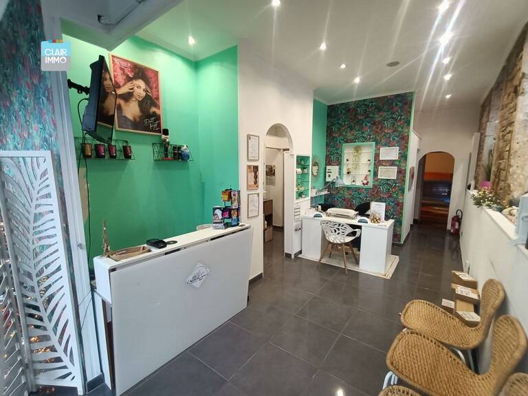 A MACON VILLE FONDS DE COMMERCE SALON DE BEAUTE DE 90M² — photo 1