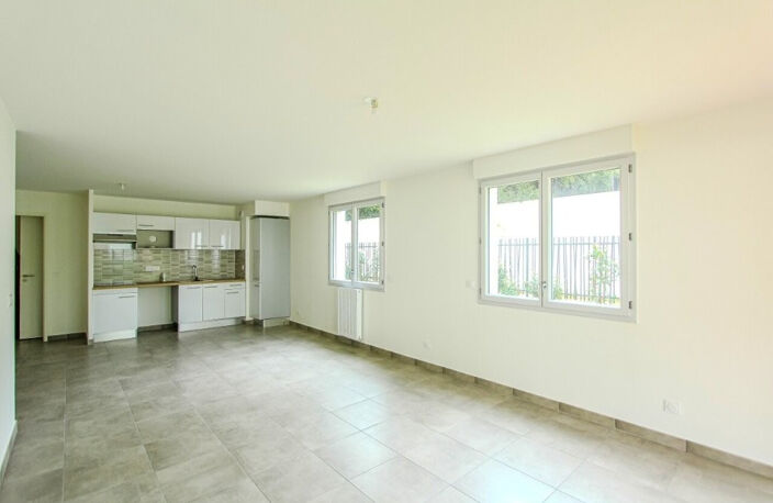 BOUCAU - BEL APPARTEMENT? 4 PIECES - 2 TERRASSES JARDIN- 3 PARKINGS EN SOUS-SOL — photo 3