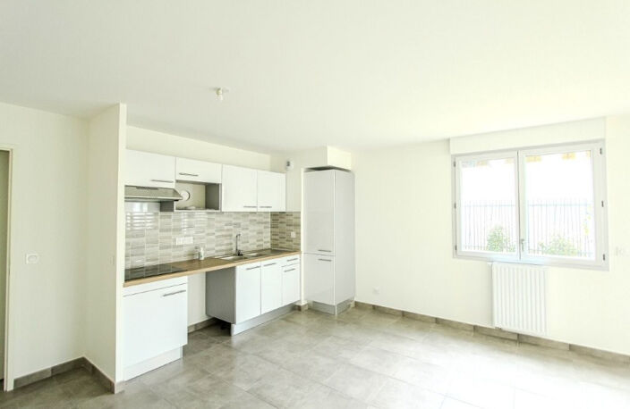 BOUCAU - BEL APPARTEMENT? 4 PIECES - 2 TERRASSES JARDIN- 3 PARKINGS EN SOUS-SOL — photo 4