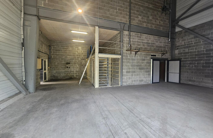 LOCAL D'ACTIVITE A VENDRE ANGERS OUEST — photo 3