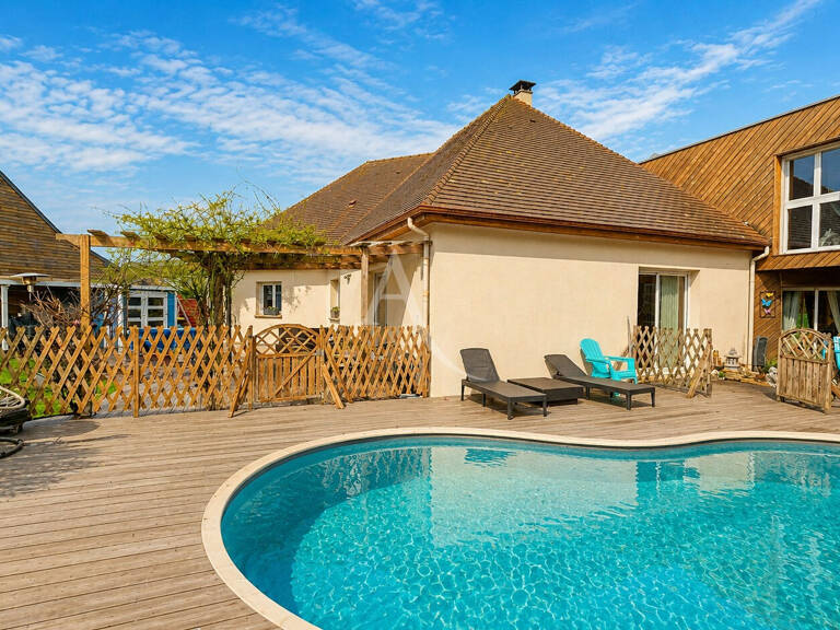 Maison moderne  chambres sous-sol dressing piscine — photo 1