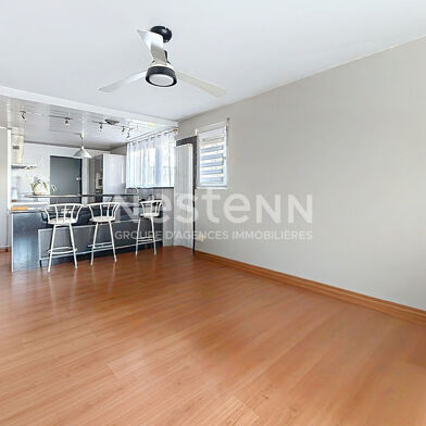 Appartement 3 pièces 1050 €