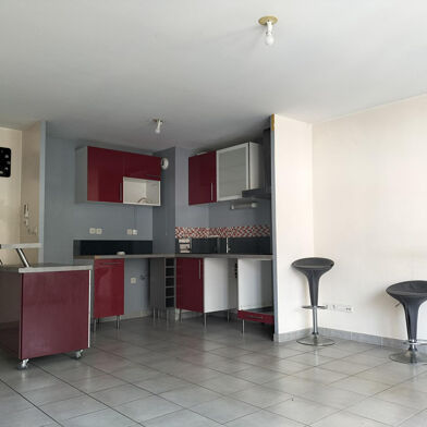 Appartement 3 pièces 880 €