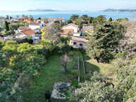 Le Pradet terrain constructible de 1250 m² pour 375 m² habitables à 150 m de la mer — photo 2