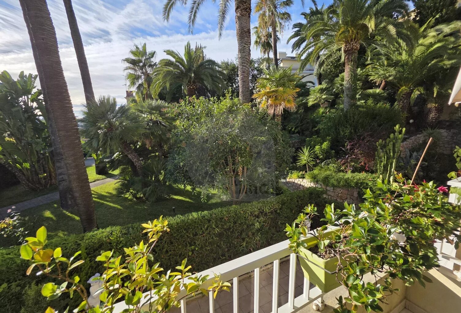 BEAU QUATRE PIECES TERRASSE MENTON GARAVAN — photo 1
