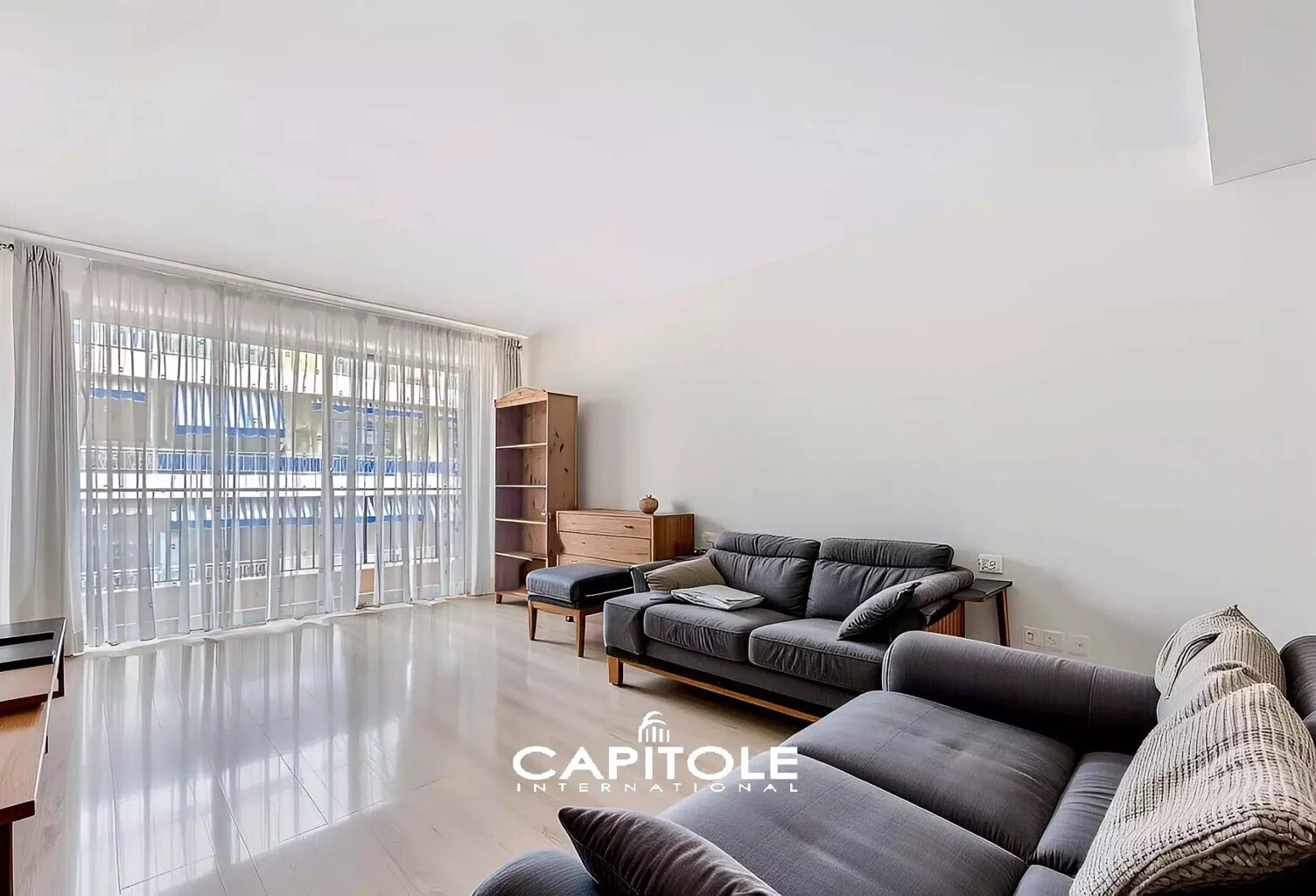 ANTIBES centre-ville - Quartier Albert 1er- Appartement lumineux — photo 1