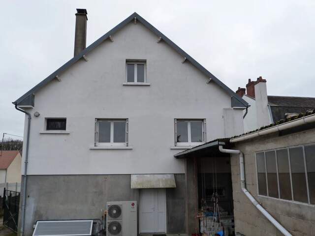 Vierzon Nord : Maison T.8 - 3 niveaux 255 M² sur 1000 M² de terrain — photo du bien