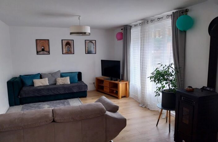 Vierzon Nord : Maison T.8 - 3 niveaux 255 M² sur 1000 M² de terrain — photo 5