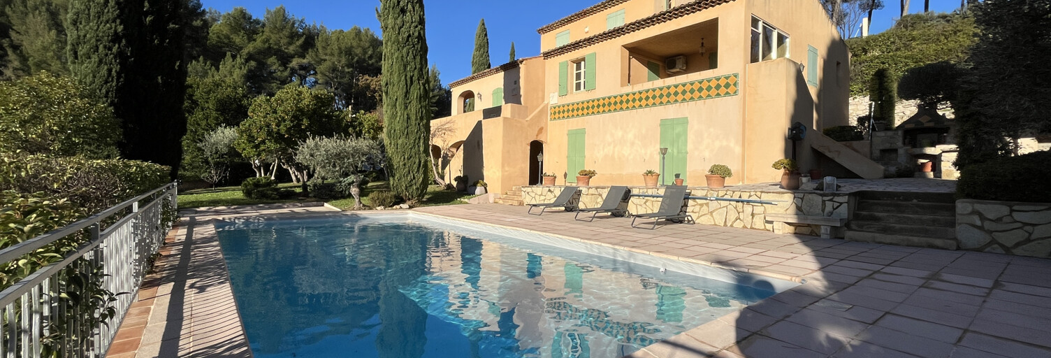 Maison 7 Pièces 252 m² à louer à Roquevaire (13360)