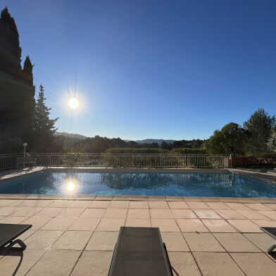 Maison 7 pièces 2800 €