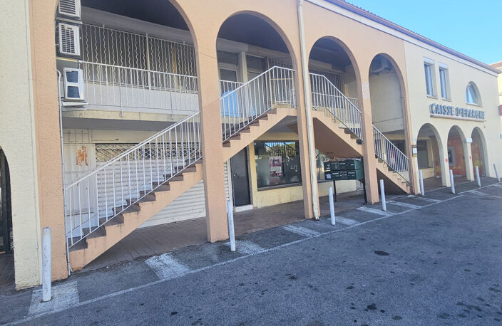 Dépt Hérault (34), à vendre MONTPELLIER bureau de 64m2. — photo 2