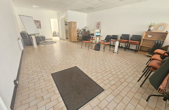Dépt Hérault (34), à vendre MONTPELLIER bureau de 64m2. — photo 5