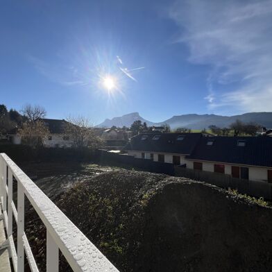 Appartement  410400 €