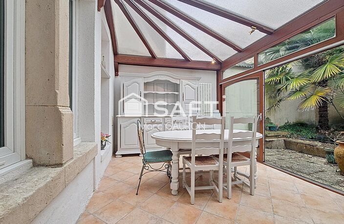 Sect Jamin 145 m² jardinet, cour, terrasse, garage — photo 3