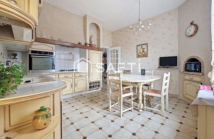 Sect Jamin 145 m² jardinet, cour, terrasse, garage — photo 4