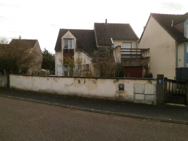 MAISON  6 PIECES LOUER A RENOVER — photo du bien