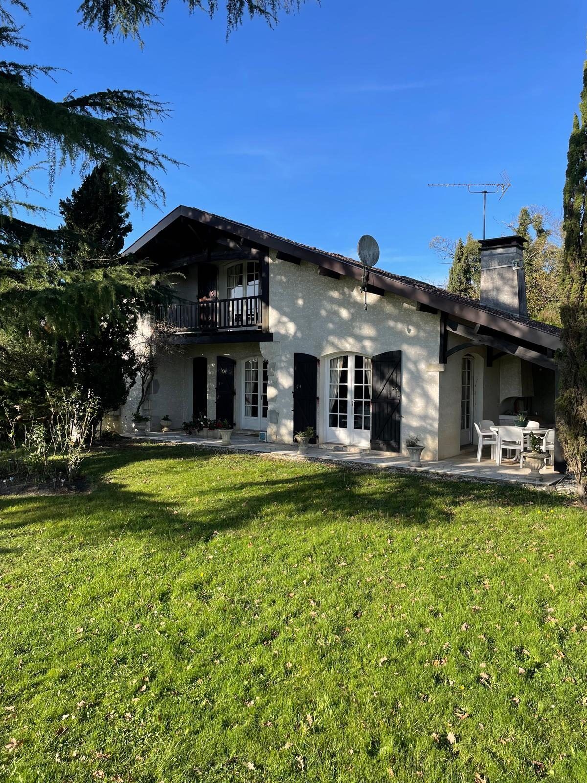 Villa / Maison  T6 à vendre Labatut 40300