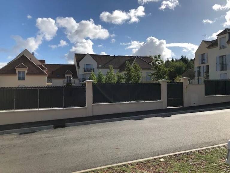APT A 3 - Anet 2 pièce(s) 52 m2 RDC 1 parking Jardinet — photo 1