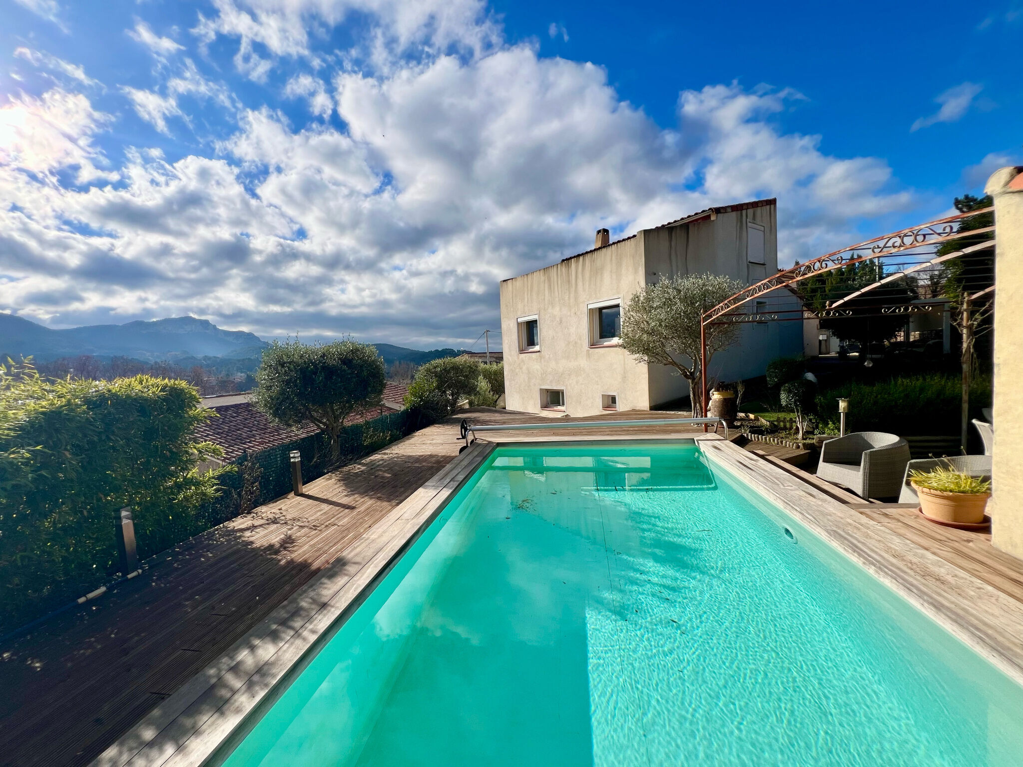 Villa / Maison 7 pièces  à vendre Auriol 13390