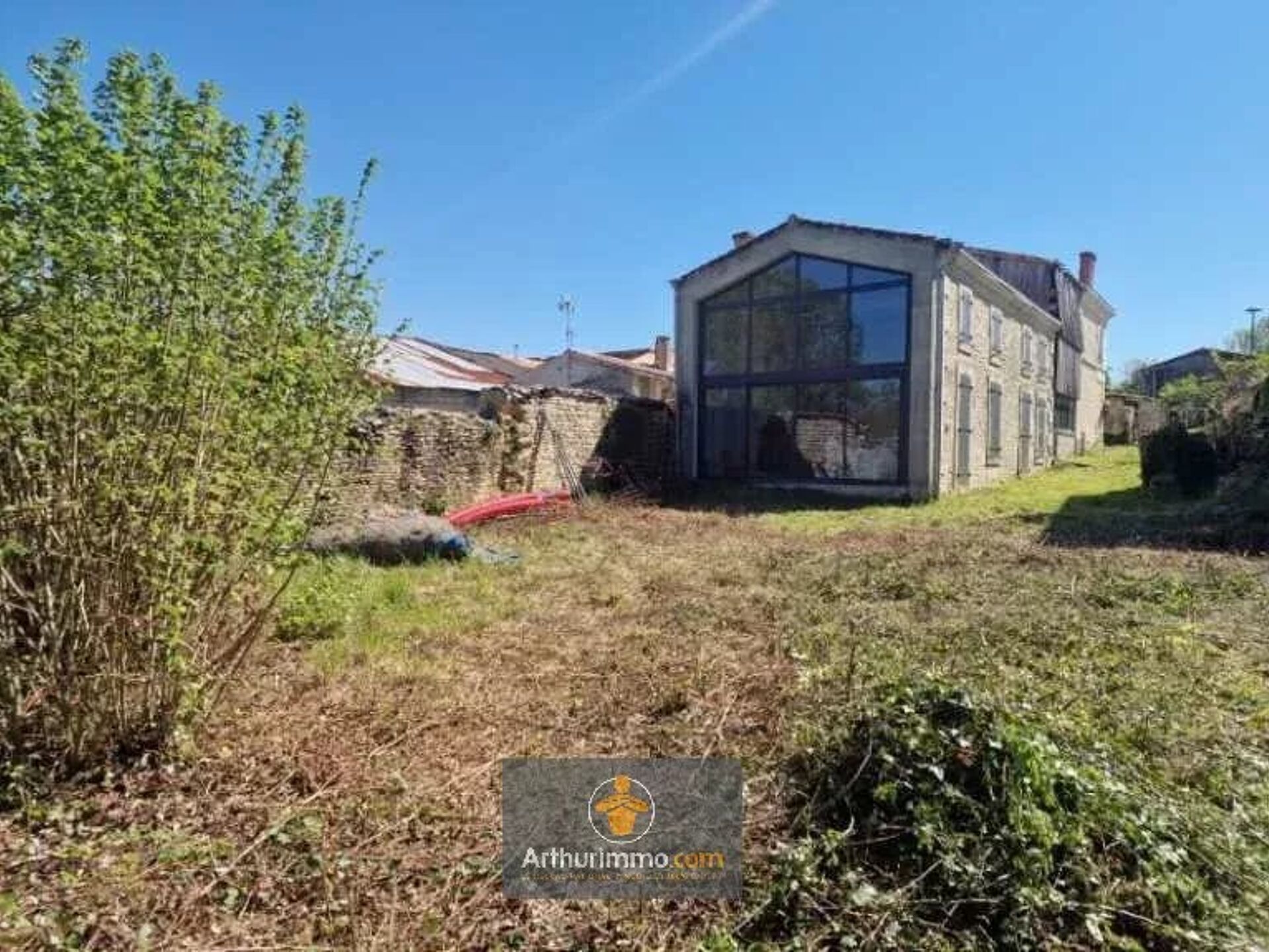 Maison 6 pièces 225 m² · à Arçais · 225 m² · 229 900 €