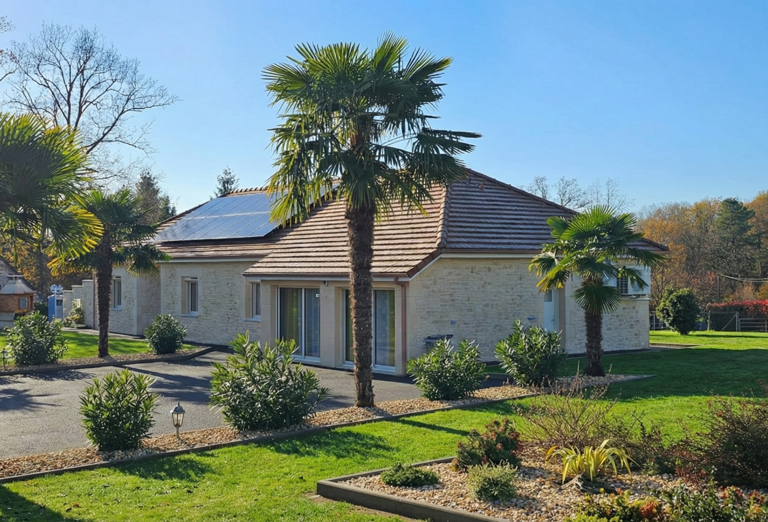Maison T6 139 m2-5800m2-St Yrieix la perche — photo 1