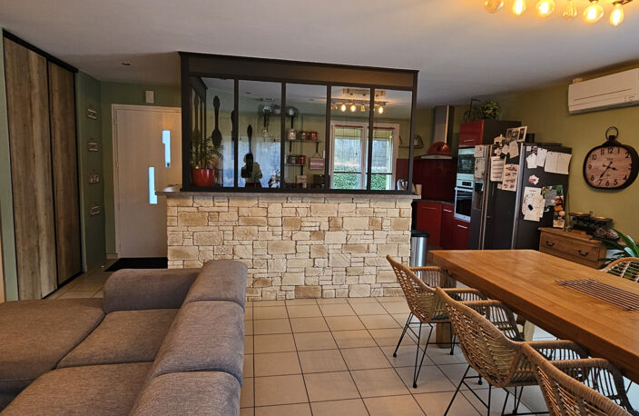 Maison T6 139 m2-5800m2-St Yrieix la perche — photo 5