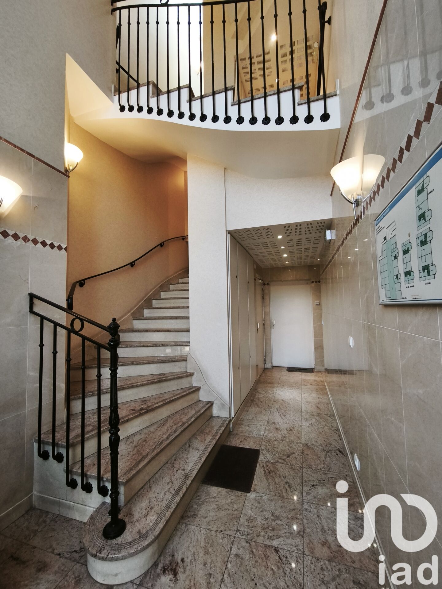 Vente Appartement 2 pièces - Photo 2