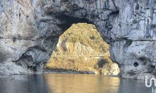 Commerce  70 m² à vendre à Vagnas (07150)