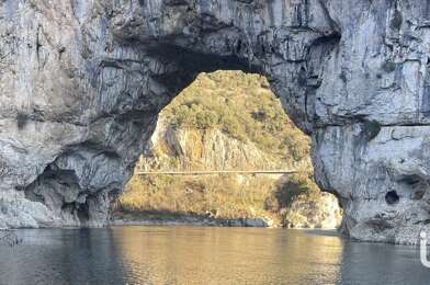 Commerce  181500 €