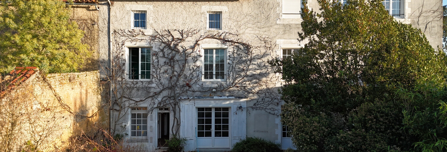 Maison 11 Pièces 311 m² à vendre à Vouillé (86190)