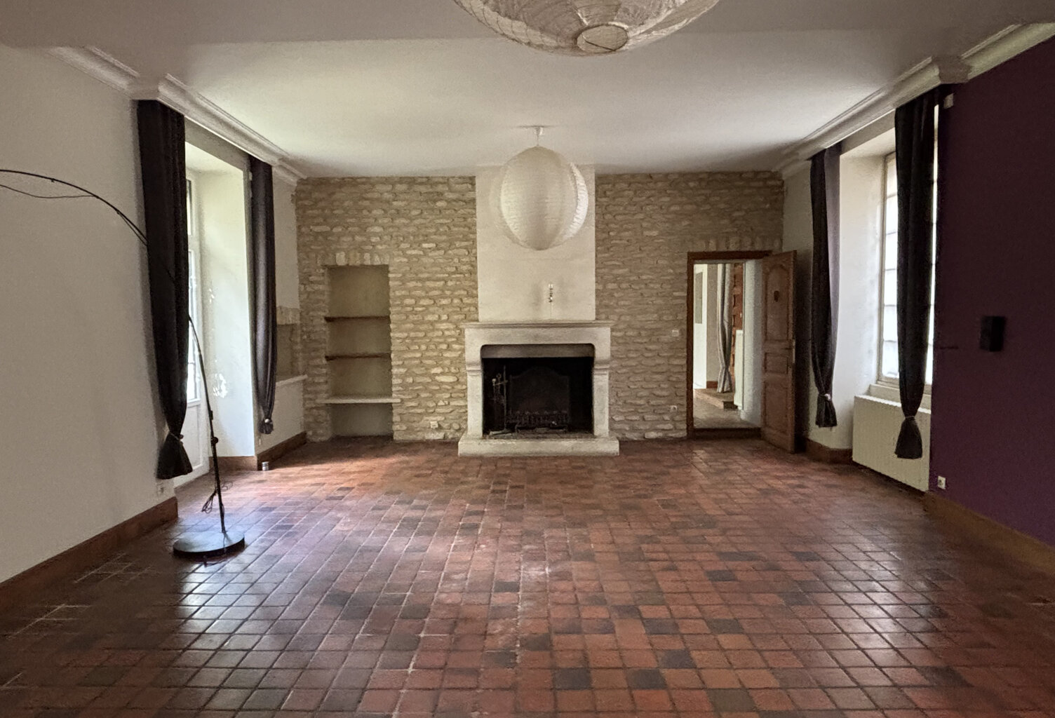 MAISON - BOURG - 311 M2 - GITE — photo 1