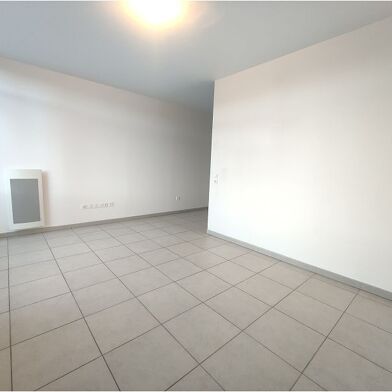 Commerce 2 pièces 580 €