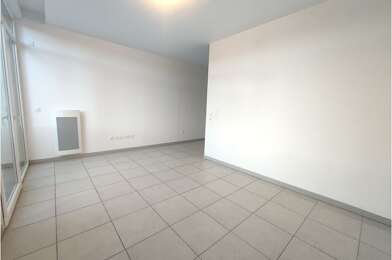 Commerce 2 pièces 580 €