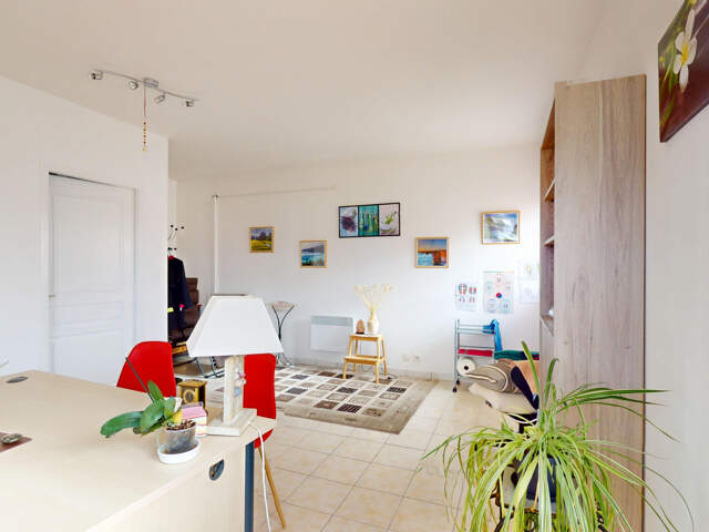 LOCAL PROFESSIONNEL 44 m2 ZA du BOUTET — photo du bien