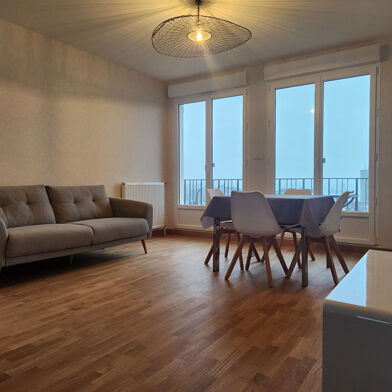 Appartement 3 pièces 900 €